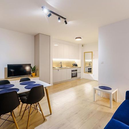Apartamenty Promenada - Fredry 2 코워브제크 외부 사진