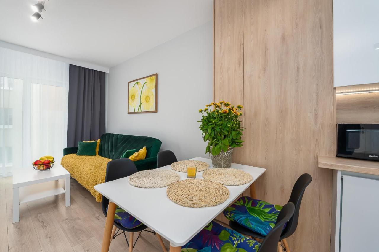 Apartamenty Promenada - Fredry 2 코워브제크 외부 사진