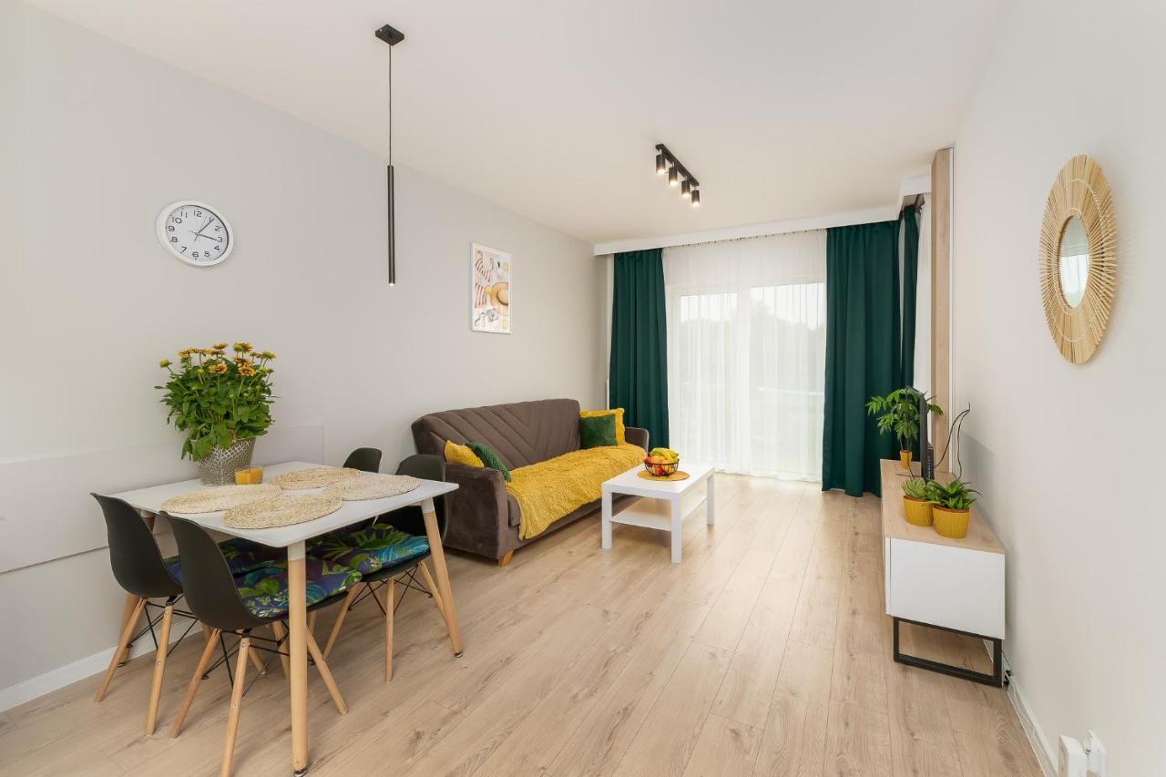 Apartamenty Promenada - Fredry 2 코워브제크 외부 사진
